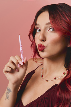 Bell x Kartonii Lip Pencil 02 Cherry cola