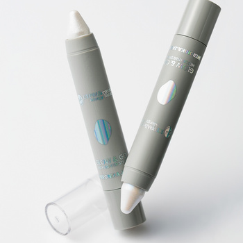 HYPOAllergenic x Weronika Jaguś Glow & Go Stick 01 Who's This Diva