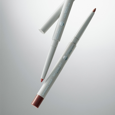HYPOAllergenic x Weronika Jaguś My Loyal BFF Lip Pencil 01 Spill the tea