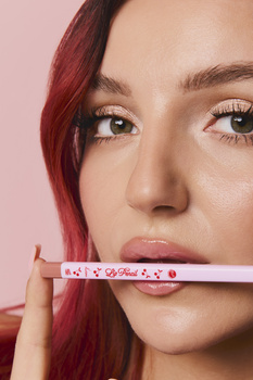 Bell x Kartonii Lip Pencil 01 Butter cake